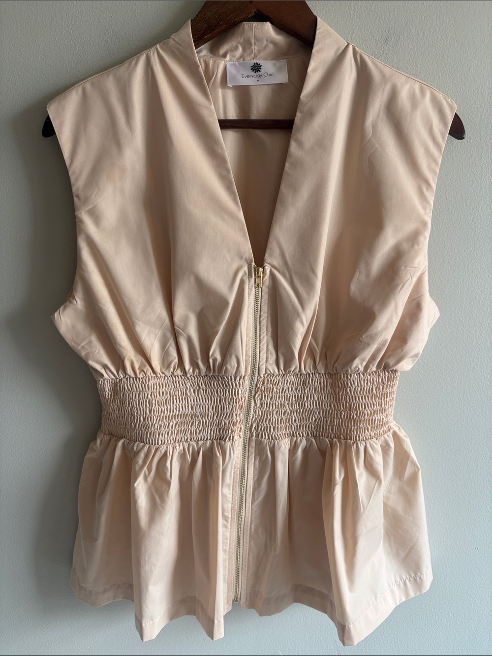 Everyday Chic M Blush Peplum Vest Top Smocked Waist Full Zip